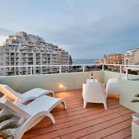 Balluta Bay House With Seaviews *